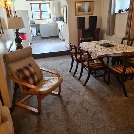 Brown Cow Apartment 多尔顿因弗内斯 外观 照片