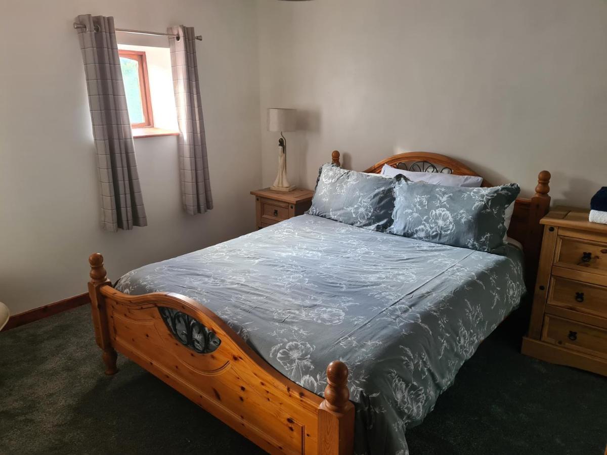 Brown Cow Apartment 多尔顿因弗内斯 外观 照片